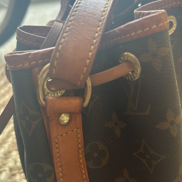 Authentic Louis Vuitton Petit Noé Monogram ✨ - Picture 5 of 9